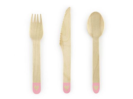 couvert en bois bord rose coeur