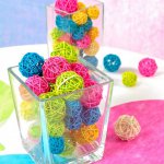 mini3-boule-rotin-assortiment-ronde-couleur-table-decoration-fete-anniversaire-mariage-amusement-classe-marque-place-invite-14.jpg