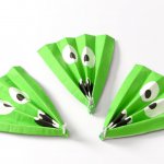 mini3-serviettte-theme-yeux-rigolos-fete-ambiance-marrant-amusement-table-decoration-5.jpg