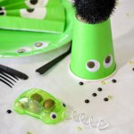 mini3-gobelet-boire-fete-yeux-rigolos-ambiance-table-invite-heureux-4.jpg