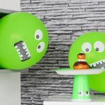 mini3-ballon-baudruche-yeux-rigolo-vert-amusement-fete-anniversaire-2.jpg