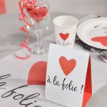 mini3-marque-invite-pique-bois-gobelet-assiette-carton-rond-serviette-chemin-table-coeur-valentin-saint-mariage-gobelet-boire-fete-ceremonie-salle-decoration-tab-4.jpg