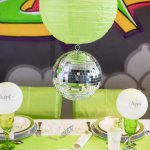 mini3-boule-verre-disco-facettes-tenture-plastique-brillant-mat-serviette-disco-theme-fete-ceremonie-table-decoration-4.jpg