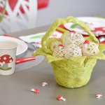 mini3-98_3316-assiette-champignon-boule-verre-disco-facettes-tenture-plastique-brillant-mat-serviette-disco-theme-fete-ceremonie-table-decoration.jpg