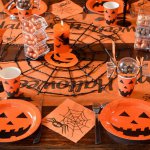 mini3-74_4693chemin-bougie-halloween-nuit-peur-enfant-assiette-champignon-boule-verre-disco-facettes-tenture-plastique-brillant-mat-serviette-disco-theme-fete-ceremoni.jpg