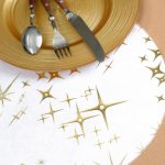 mini3-98_etoile-or-argent-set-table-rond-couleur-paillettes-bougie-etoile-flamme-ruban-bolduc-cadeaux-effet-marque-.jpg