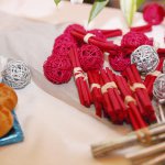 mini3-1_3011pack-deco-boule-rotin-fagot-feille-table-fete-decoration-couleur.jpg