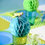 mini3-fete-ceremonie-decoration-salle-table-couleurs-originale-boules-23.jpg