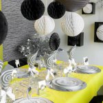 mini3-fete-ceremonie-decoration-salle-table-couleurs-originale-boules-17.jpg