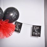 mini3-fete-salle-ambiance-table-ceremonie-anniversaire-mariage-bapteme-communion-couleur-decoration-coeur-plume-classe-joyeux-banderole-theme-football-1-1.jpg