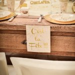 mini3-fete-salle-ambiance-table-ceremonie-anniversaire-mariage-bapteme-communion-couleur-decoration-coeur-plume-classe-joyeux-banderole-theme-football-1-6.jpg