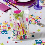mini3-ceremonie-fete-anniversaire-salle-table-invite-joyeux-anniversaire-festivites-decoration-couleur-1.jpg