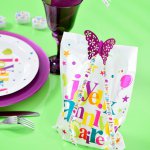 mini3-ceremonie-fete-anniversaire-salle-table-invite-joyeux-anniversaire-festivites-decoration-couleur-4.jpg