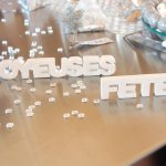 mini3-fete-ceremonie-decoration-fete-joyeuses-fetes-paillette-noel-lettres-7.jpg