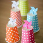 mini3-fete-ceremonie-decoration-salle-table-gobelet-carton-boire-pois-couleur-6.jpg