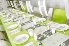 chemin marque place jeune marie theme mariage fete ceremonie ambiance coeur tirelire decoration invite convive table 4