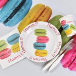 mini3-assiette-macaron-jetable-carton-couleur-decoration-salle-fete-ceremonie-table-2.jpg