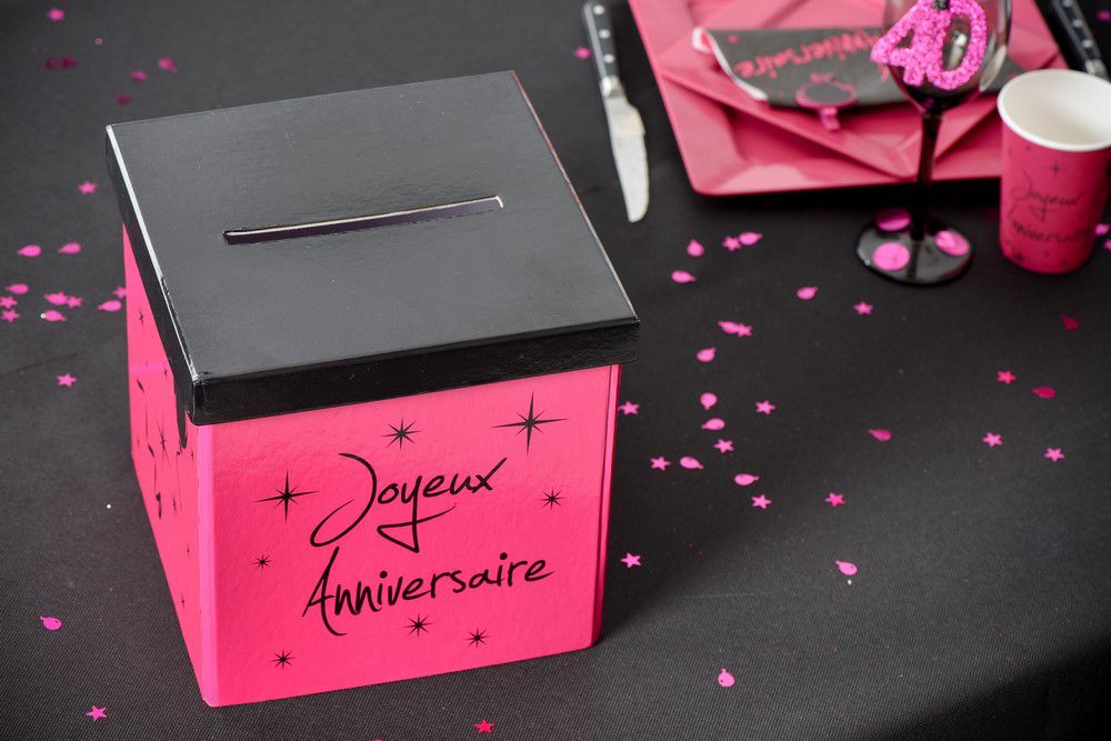 Urne joyeux anniversaire fuchsia - Décoration de salle - Décoration-Fête